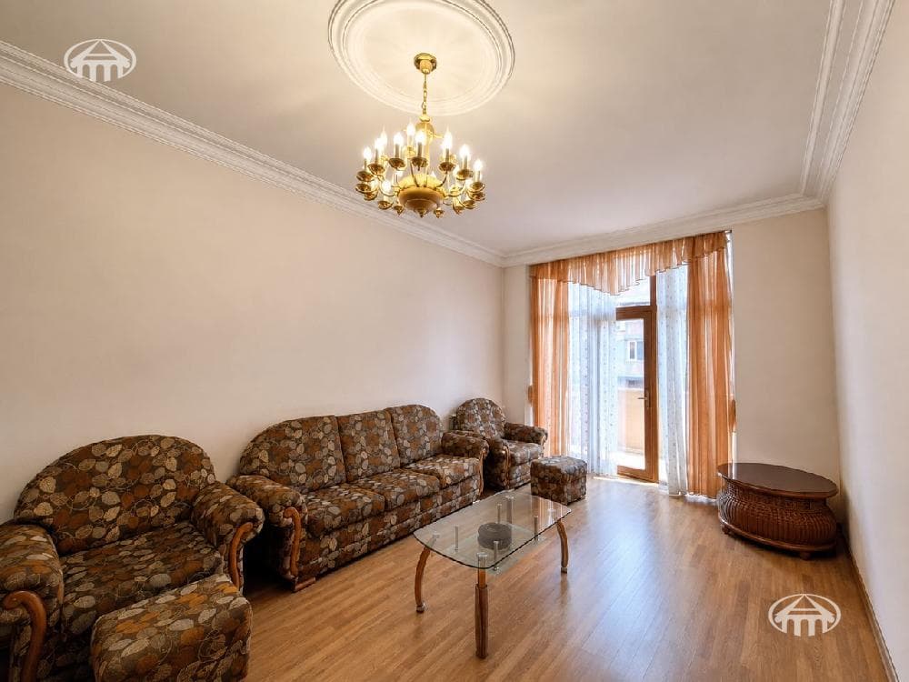 Բնակարան · 181 մ² · Կենտրոն