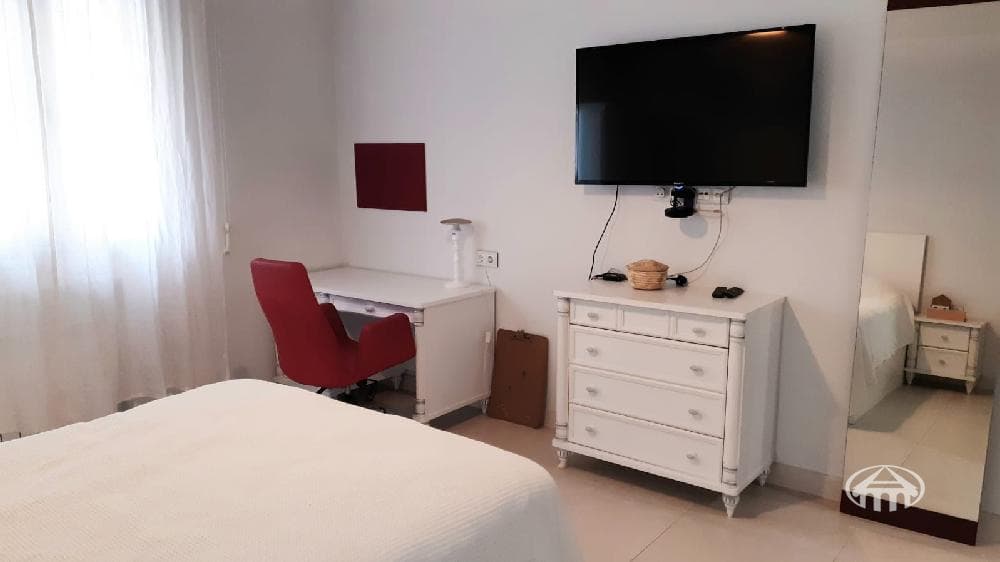 Квартира · 4 комн. · 203 м² · Кентрон