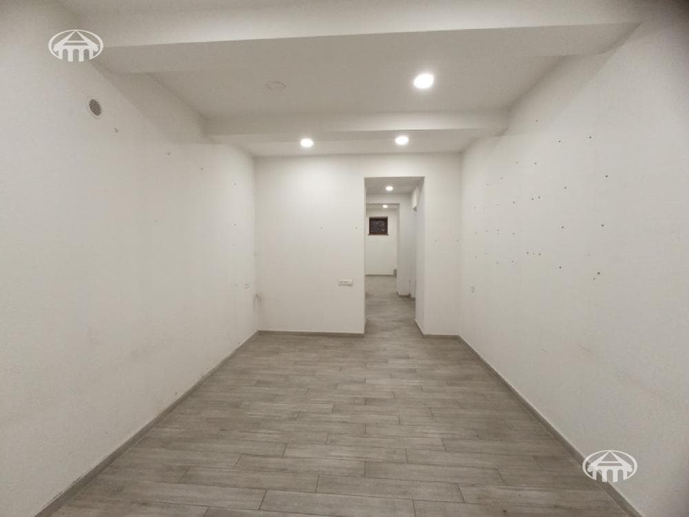 Office · 81 m² · Kentron