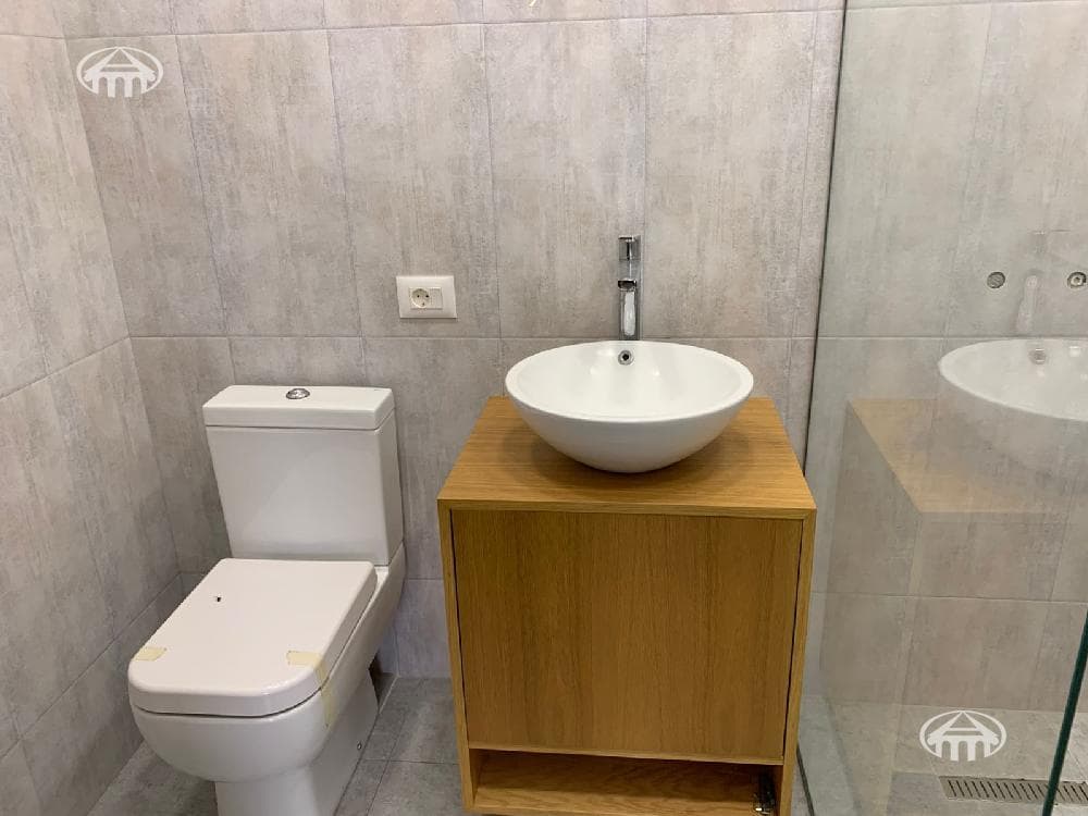 House · 6 rooms · 537 m² · Kentron