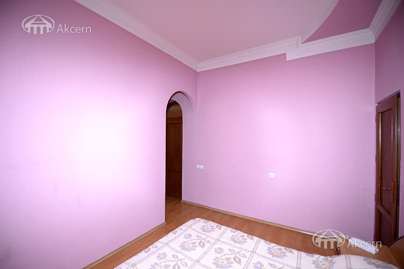 Особняк · 6 комн. · 440 м² · Кентрон