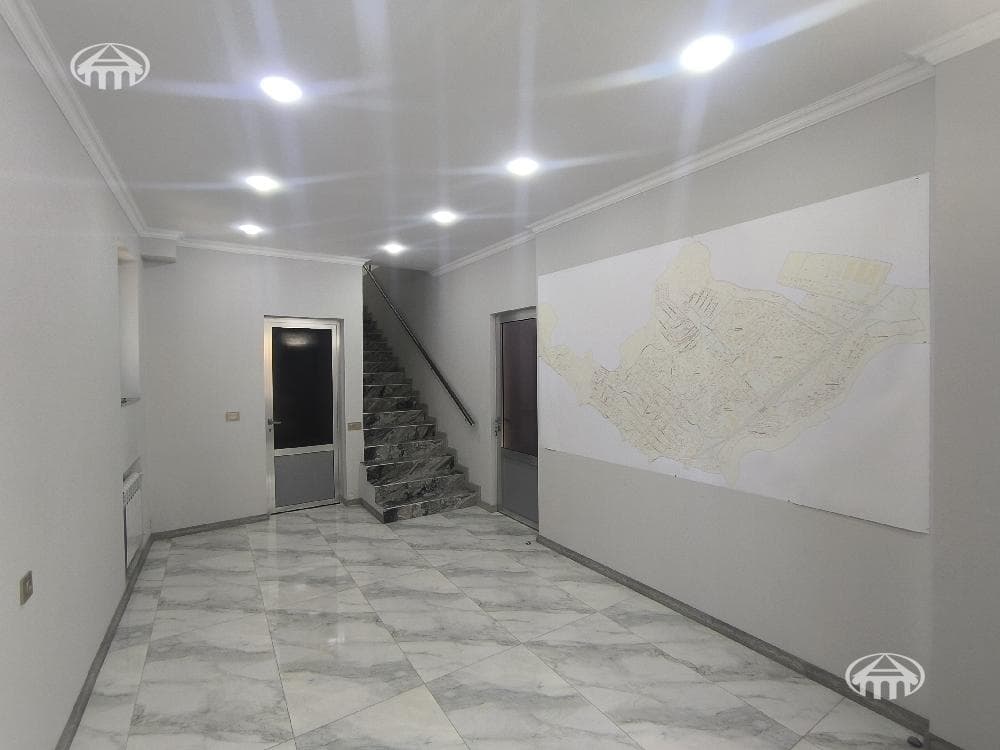 Офис · 270 м² · Давташен