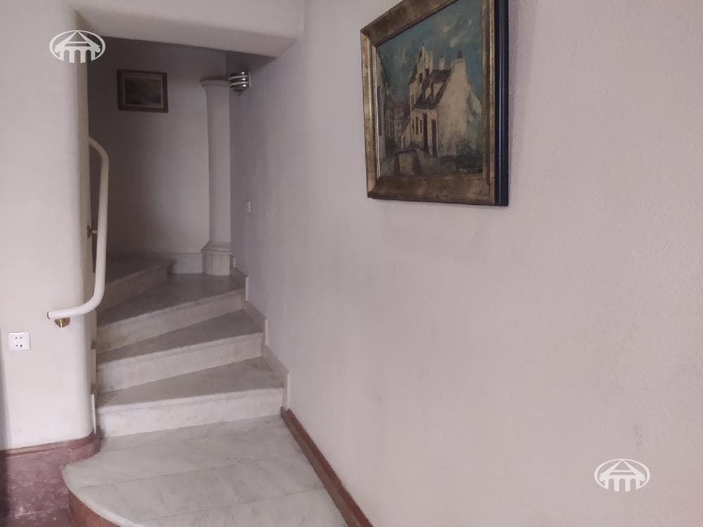 Квартира · 5 комн. · 164 м² · Кентрон