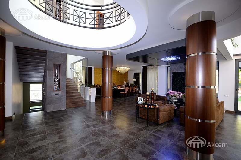 Mansion · 5 rooms · 1,014 m² · Vahagni