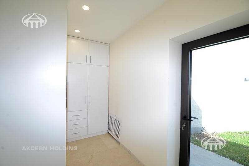 Mansion · 6 rooms · 1,022 m² · Kentron