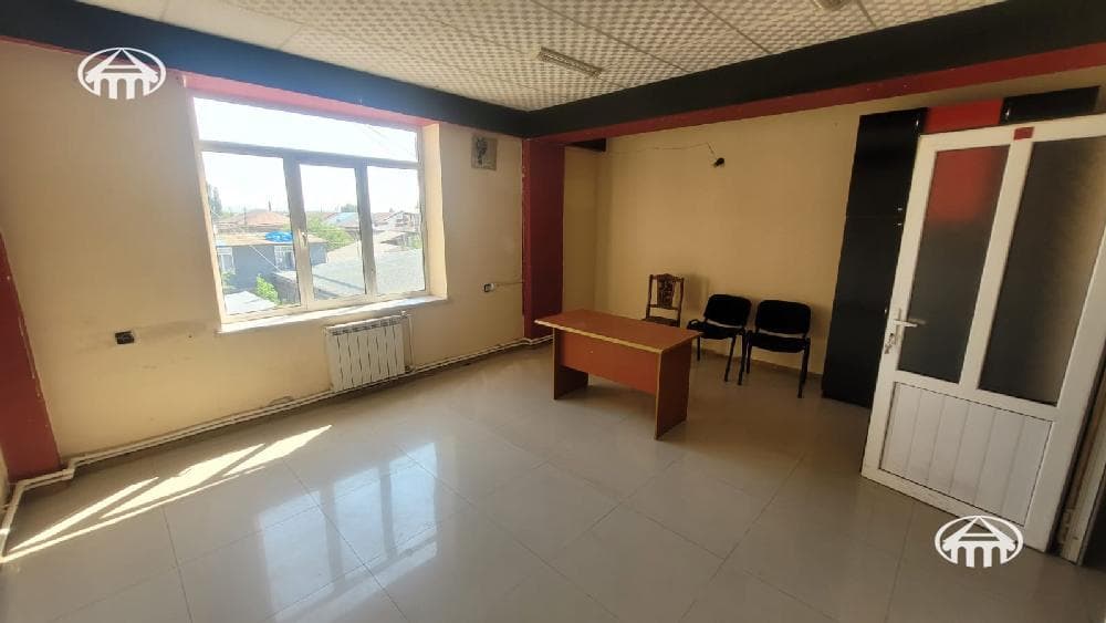 Գրասենյակ · 876 մ² · Գյումրի