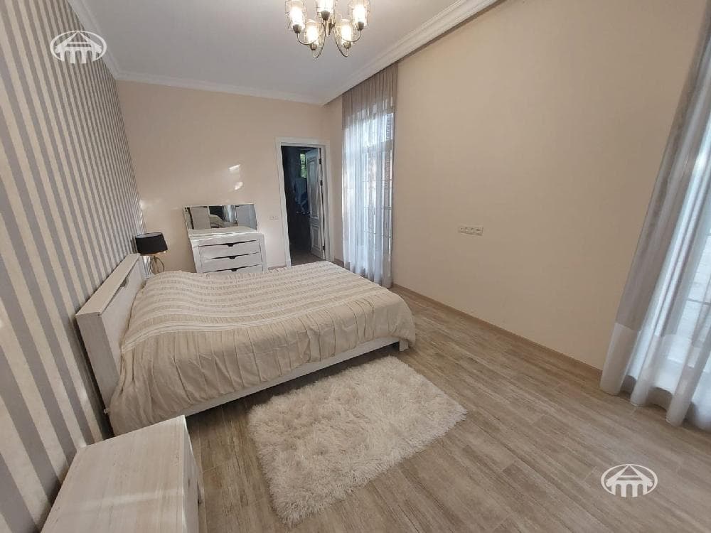 Mansion · 5 rooms · 150 m² · v. Arinj