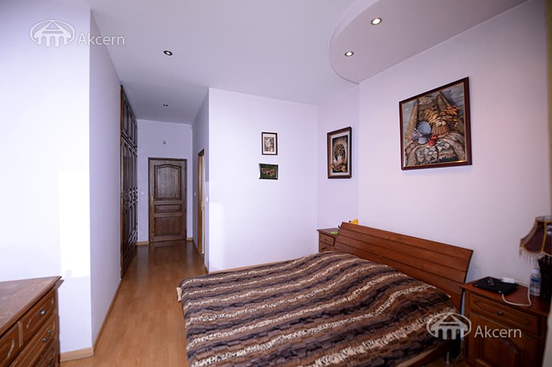 Mansion · 7 rooms · 650 m² · Kentron