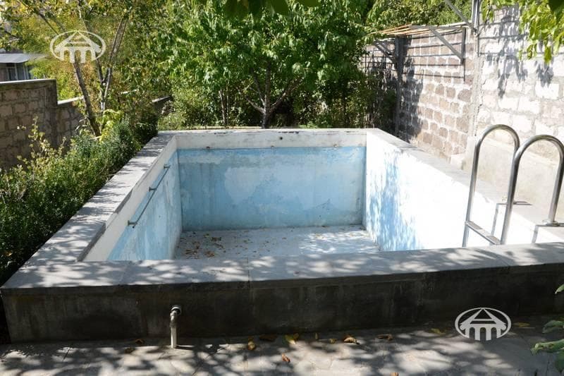 House · 3 rooms · 170 m² · Arabkir