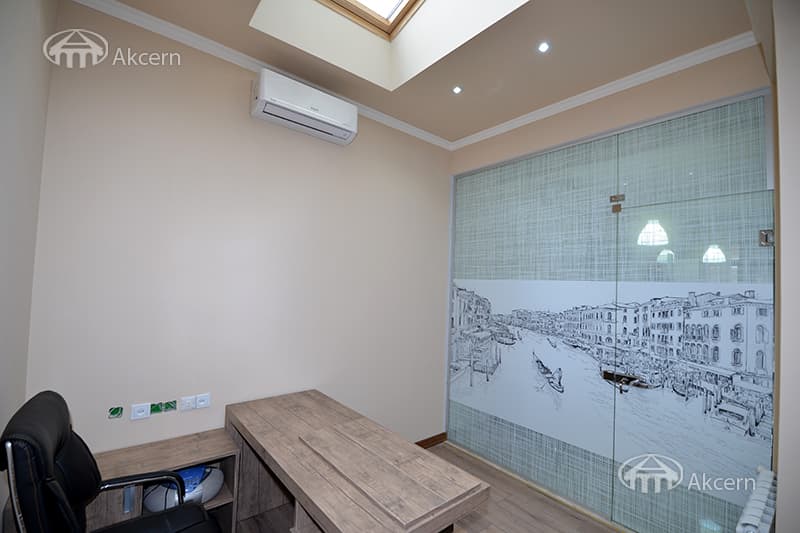 Apartment · 4 rooms · 280 m² · Kentron