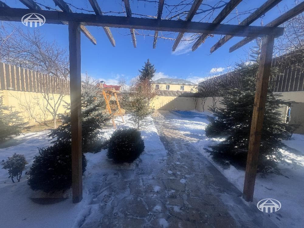 Mansion · 3 rooms · 240 m² · Djrvej