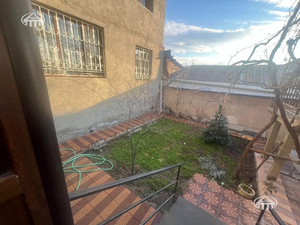 House · 3 rooms · 70 m² · Kanaker-Zeytun