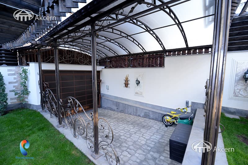 Дом · 6 комн. · 370 м² · Арабкир