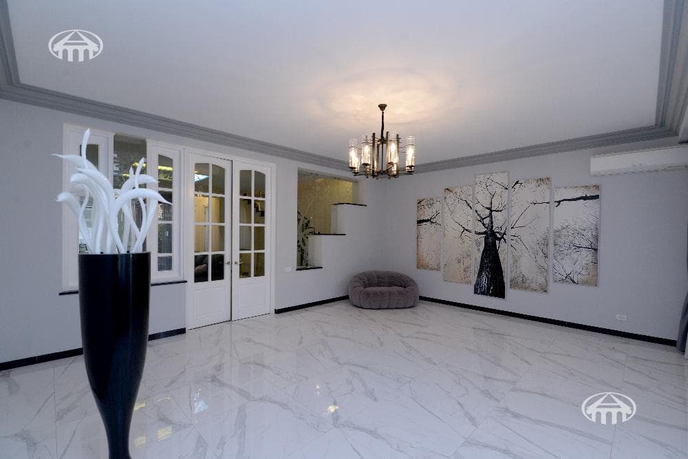 Mansion · 5 rooms · 600 m² · Arabkir