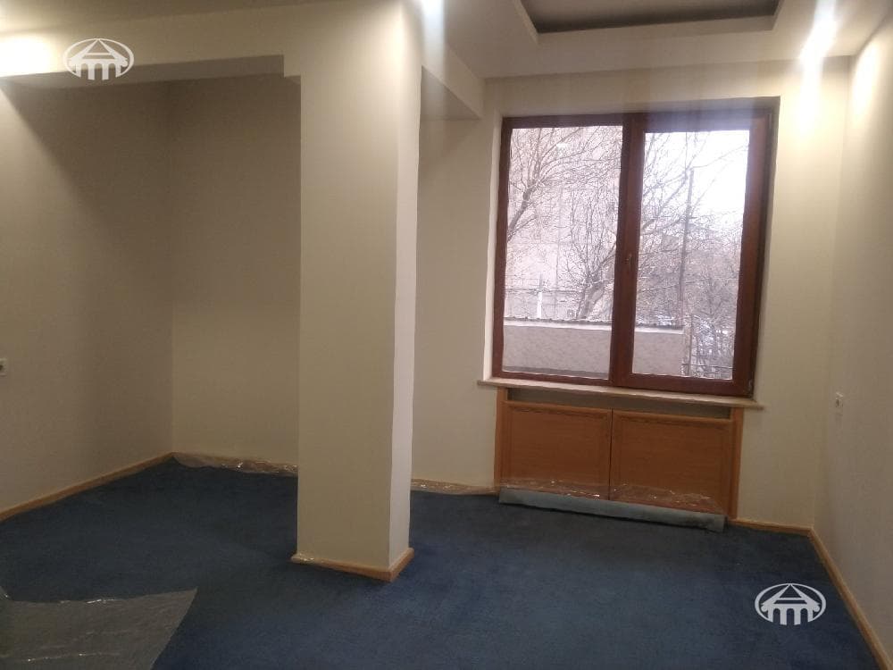 Office · 183 m² · Kentron