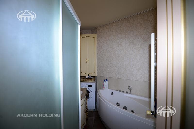Apartment · 3 rooms · 90 m² · Kentron