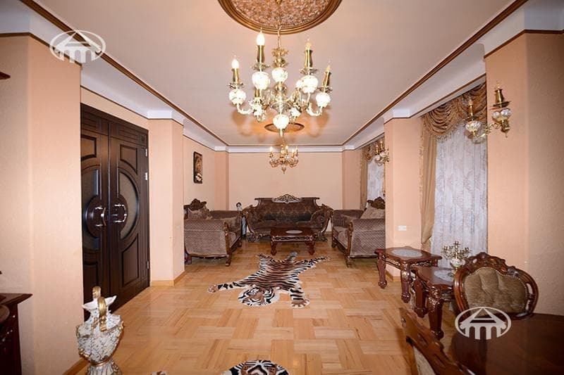Дом · 5 комн. · 294 м² · Арабкир