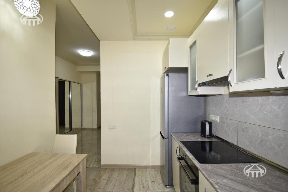 Բնակարան · 3 սեն. · 90 մ² · Կենտրոն