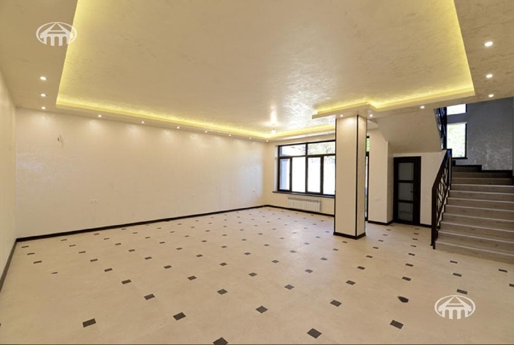Mansion · 5 rooms · 225 m² · Erebuni