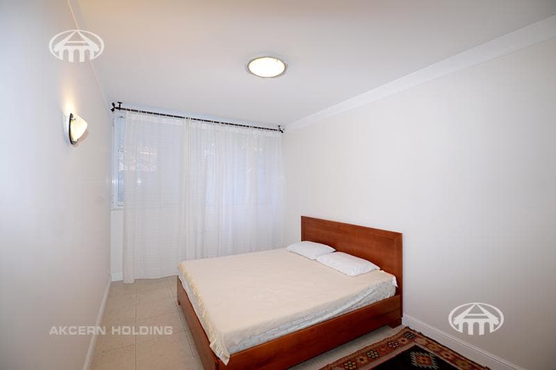 Apartment · 5 rooms · 270 m² · Kentron