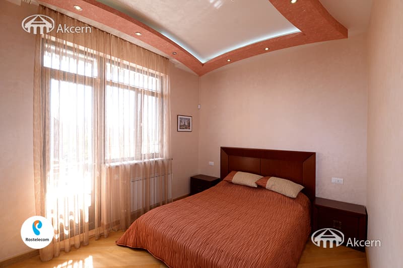 Mansion · 7 rooms · 729 m² · v. Arinj