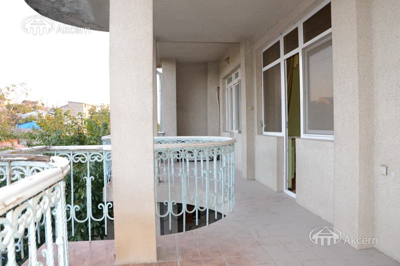 House · 8 rooms · 840 m² · Nork-Marash