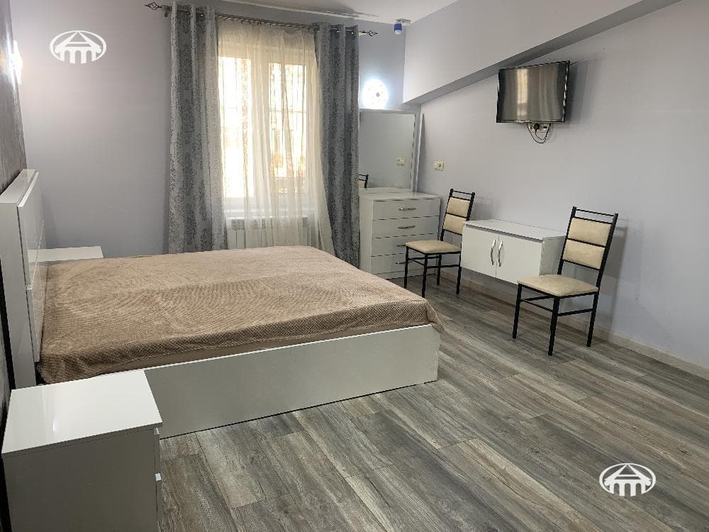 Дом · 8 комн. · 401 м² · Арабкир