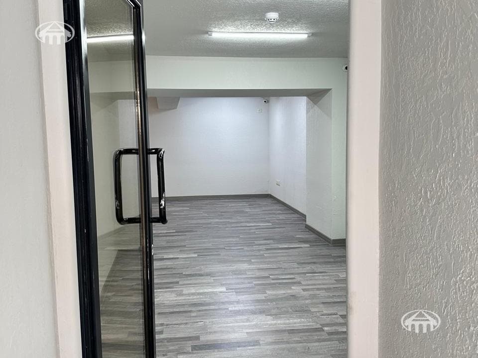 Магазин · 177 м² · Кентрон