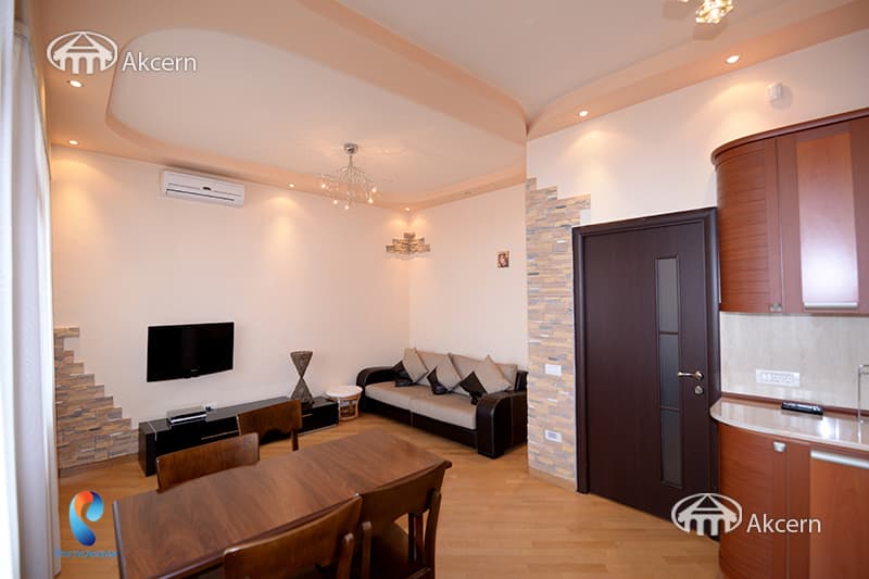 Квартира · 3 комн. · 80 м² · Кентрон