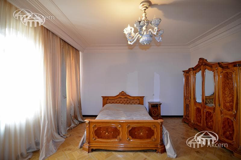 Особняк · 5 комн. · 740 м² · с. Ариндж