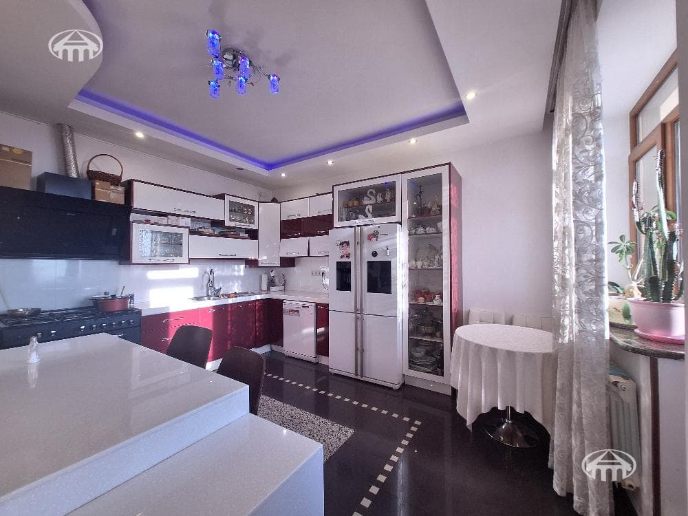 Apartment · 3 rooms · 133 m² · Arabkir
