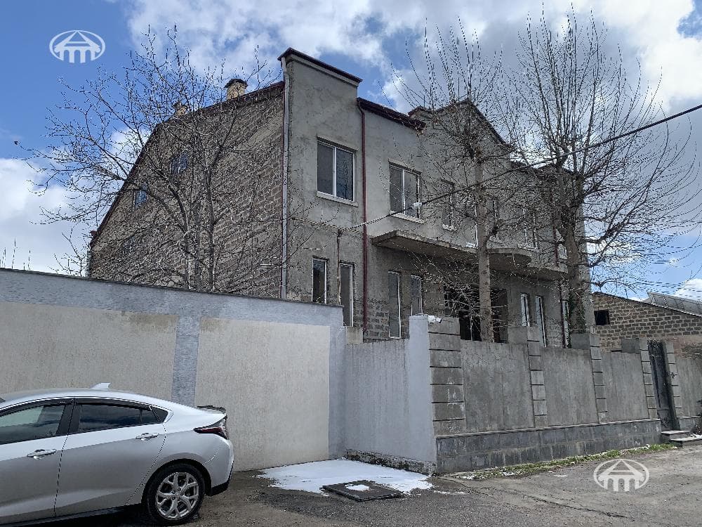 Особняк · 1 220 м² · Джрвеж