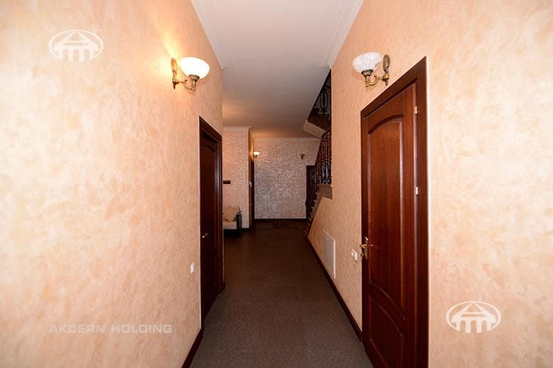 Особняк · 9 комн. · 650 м² · Аджапняк