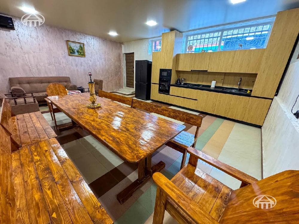 Особняк · 5 комн. · 185 м² · Птгни