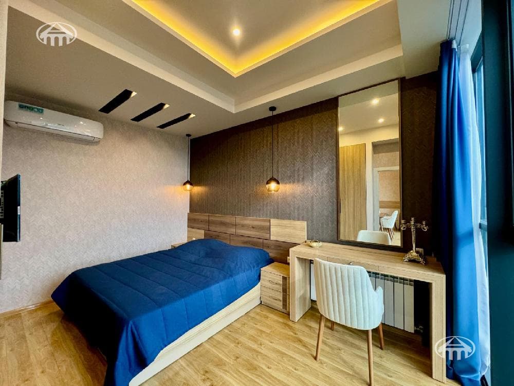 Квартира · 3 комн. · 98 м² · Кентрон