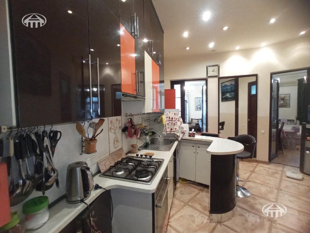 Apartment · 2 rooms · 67 m² · Kentron
