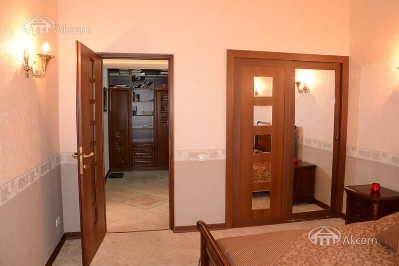 Apartment · 2 rooms · 74 m² · Kentron