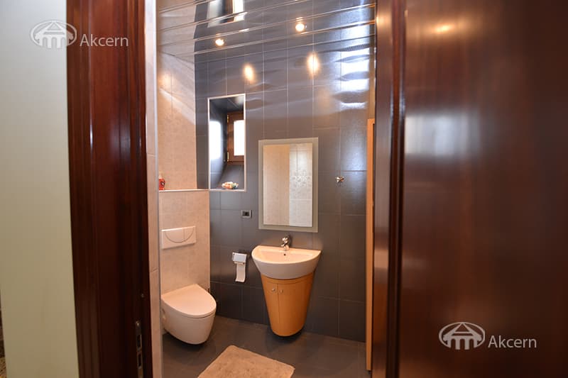 Mansion · 5 rooms · 745 m² · Arabkir