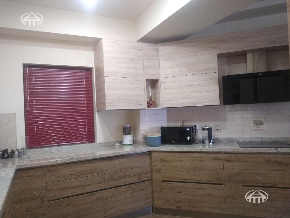 Квартира · 3 комн. · 140 м² · Кентрон