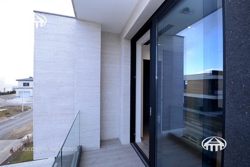 Mansion · 5 rooms · 535 m² · Vahagni