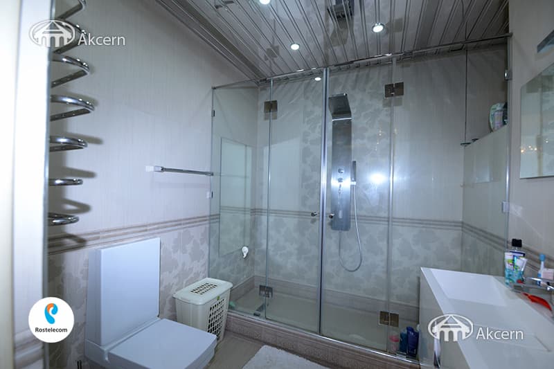 Квартира · 4 комн. · 180 м² · Кентрон