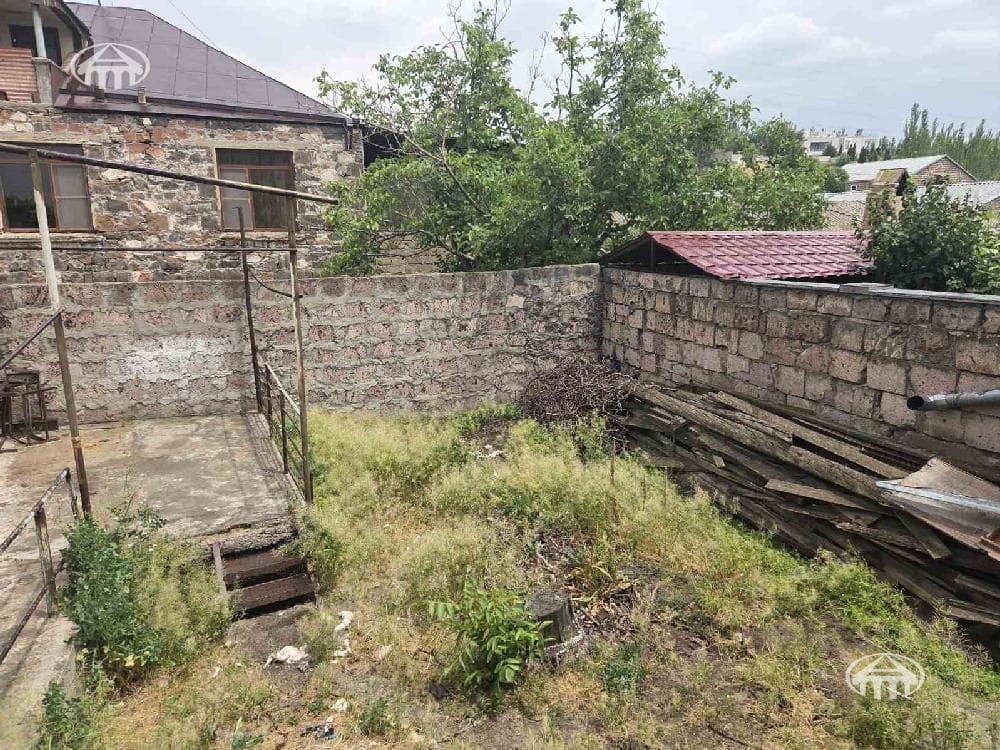 Սեփական տուն · 6 սեն. · 237 մ² · Նորք-Մարաշ