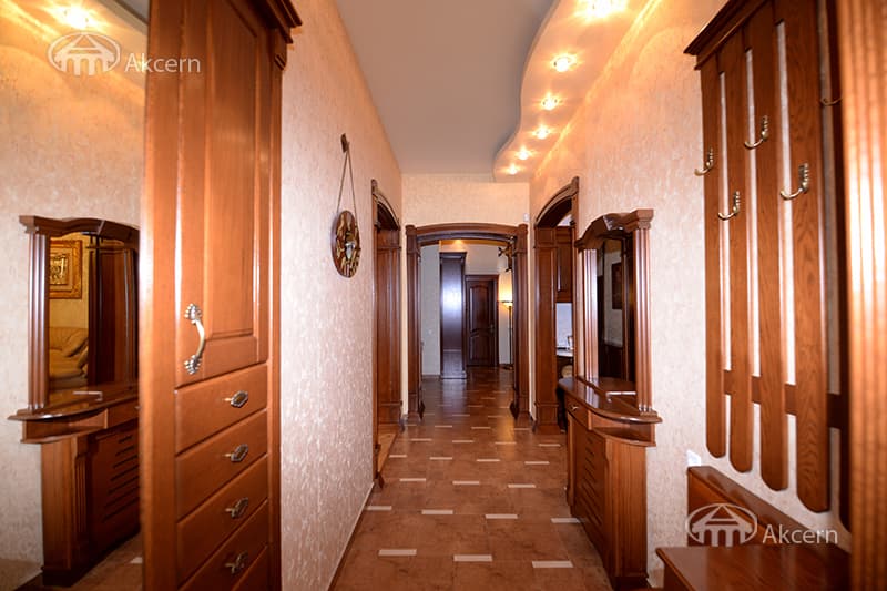 Mansion · 5 rooms · 340 m² · Arabkir