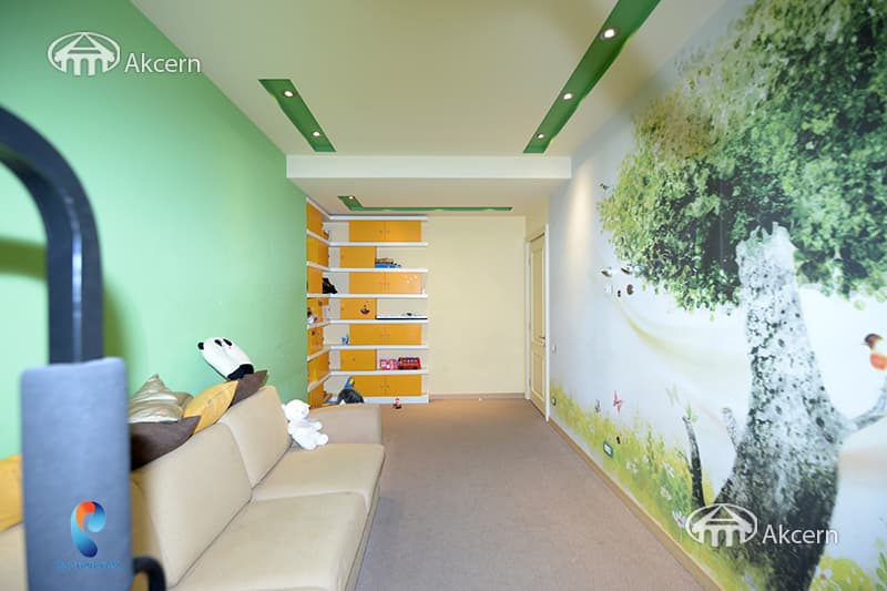 Квартира · 4 комн. · 174 м² · Кентрон