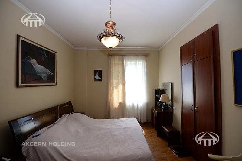 Mansion · 5 rooms · 209 m² · Kentron