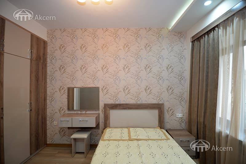 Apartment · 4 rooms · 280 m² · Kentron