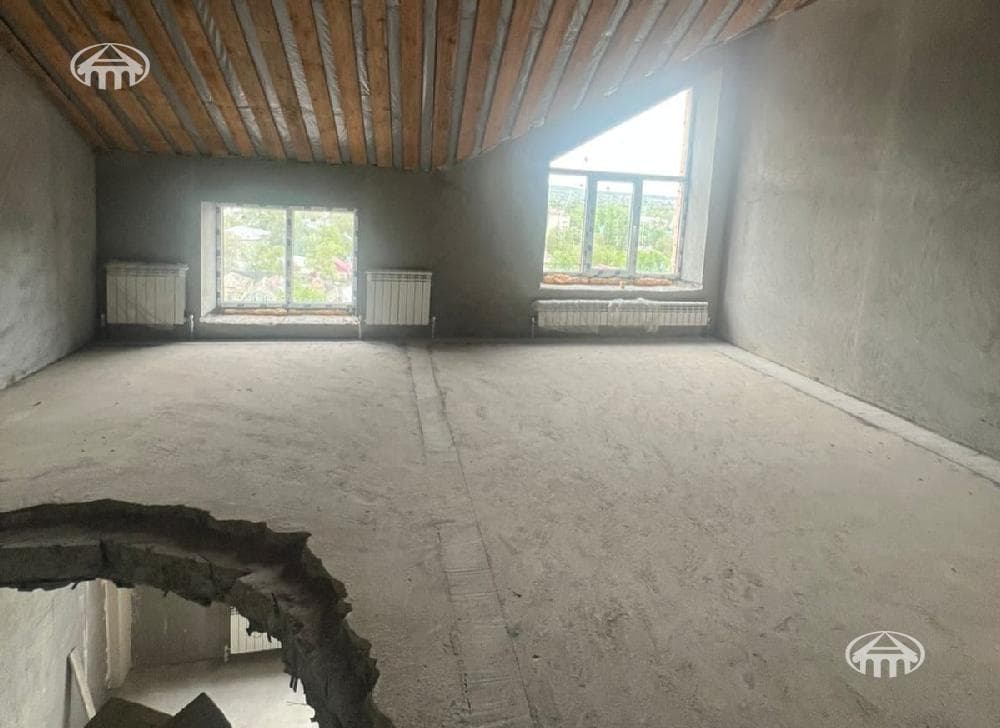 Квартира · 4 комн. · 142 м² · Кентрон
