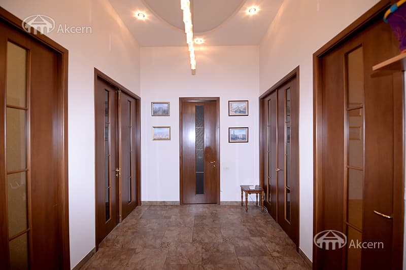 Apartment · 4 rooms · 125 m² · Kentron