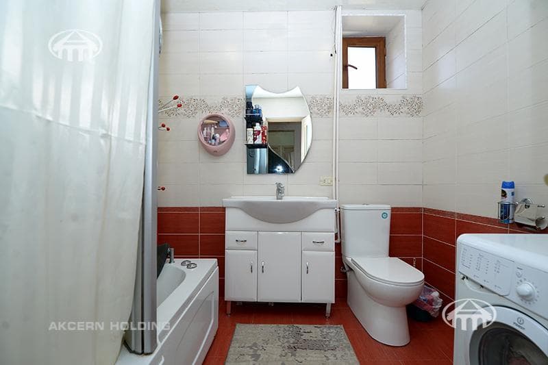 Mansion · 5 rooms · 330 m² · v. Arinj