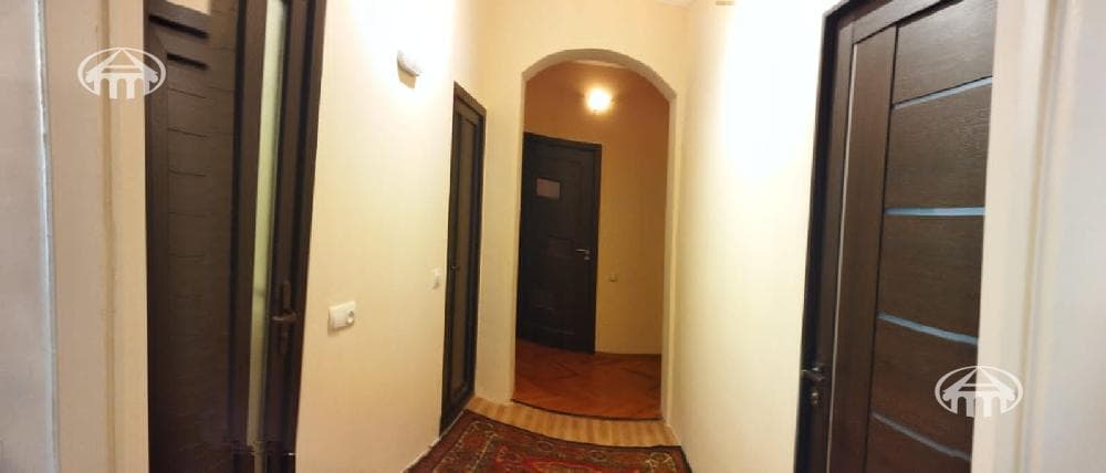Սեփական տուն · 5 սեն. · 167 մ² · Կենտրոն